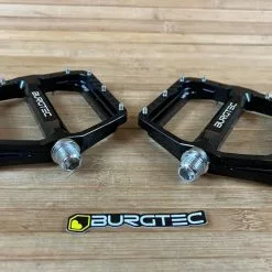 Burgtec MK5 Penthouse Flat Pedals / Pedale Black Steel Axle 8 Burgtec MK5 Penthouse Flat Pedals / Pedale Black Steel Axle -Fox-Laden IMG 9080 989eb9ce 2413 45e8 9714 662ec33c03c3