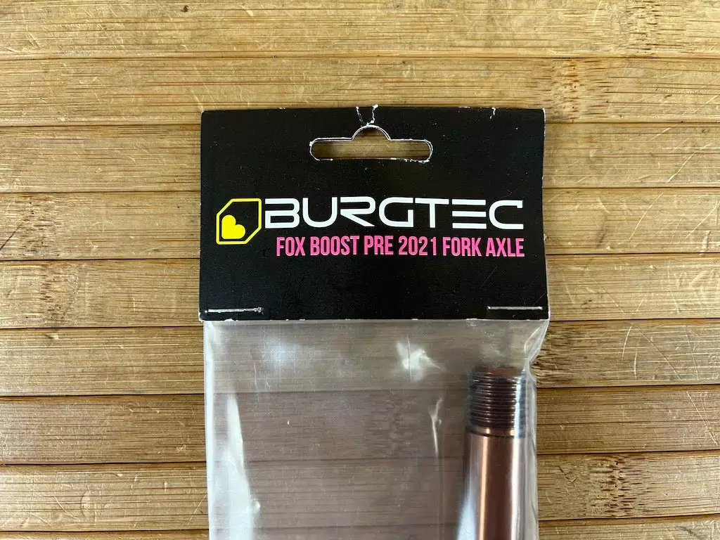 Burgtec FOX Boost Achse / Axle PRE 2021 Kash Bronze 4 Burgtec FOX Boost Achse / Axle PRE 2021 Kash Bronze – Bild 4
