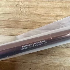 Burgtec FOX Boost Achse / Axle PRE 2021 Kash Bronze 6 Burgtec FOX Boost Achse / Axle PRE 2021 Kash Bronze -Fox-Laden IMG 9168 4187176c 8212 4d12 ac91 72d6a69d4674