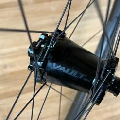 Race Face Next R 31 Carbon Vorderrad VR 29" Boost Schwarz 21 Race Face Next R 31 Carbon Vorderrad VR 29" Boost Schwarz -Fox-Laden IMG 9234 e24ece7b d69c 42a8 babd 0c7205307564