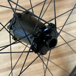 Race Face Next R 31 Carbon Vorderrad VR 29" Boost Schwarz 20 Race Face Next R 31 Carbon Vorderrad VR 29" Boost Schwarz -Fox-Laden IMG 9235 abaaf29e fd0b 4ead b8a0 9483ea5e55b1