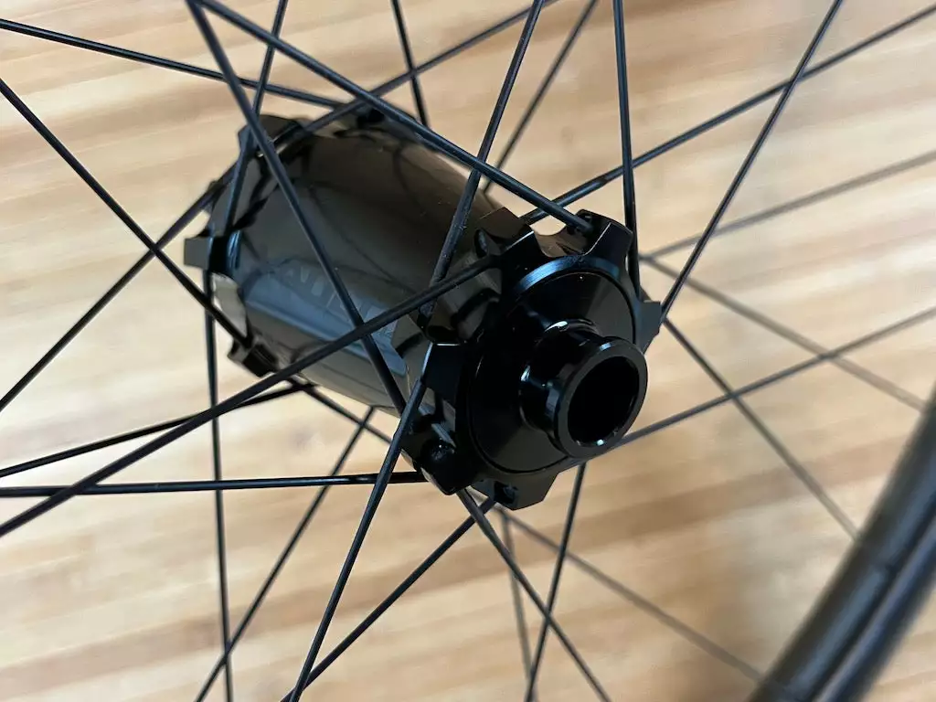 Race Face Next R 31 Carbon Vorderrad VR 29" Boost Schwarz 8 Race Face Next R 31 Carbon Vorderrad VR 29" Boost Schwarz – Bild 8