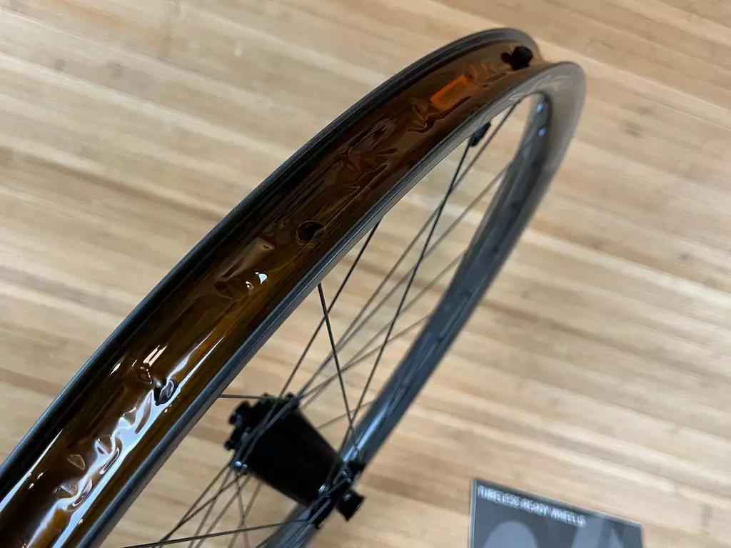 Race Face Next R 31 Carbon Vorderrad VR 29" Boost Schwarz 5 Race Face Next R 31 Carbon Vorderrad VR 29" Boost Schwarz – Bild 5