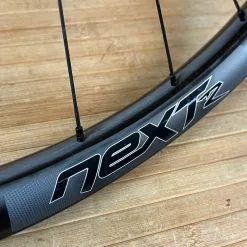 Race Face Next R 31 Carbon Vorderrad VR 29" Boost Schwarz 15 Race Face Next R 31 Carbon Vorderrad VR 29" Boost Schwarz -Fox-Laden IMG 9240 5b06e5aa d1a2 429e 954e 69333b5b6e22