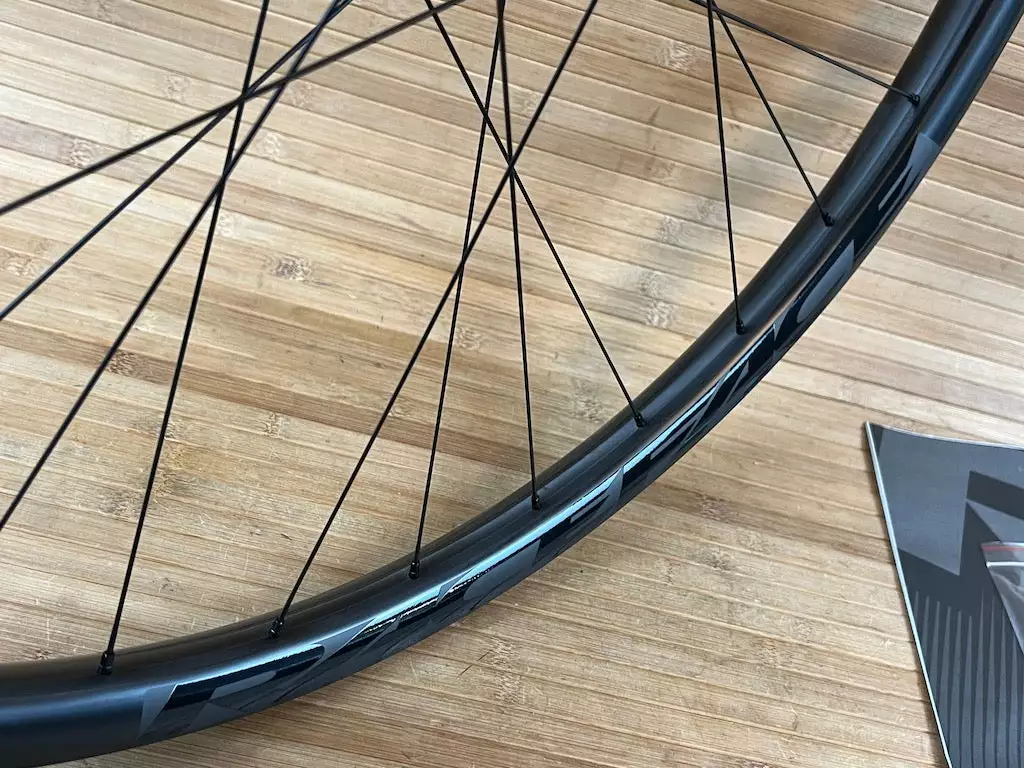 Race Face Next R 31 Carbon Hinterrad HR 29" Boost Schwarz 6 Race Face Next R 31 Carbon Hinterrad HR 29" Boost Schwarz – Bild 6