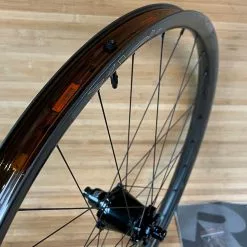 Race Face Next R 31 Carbon Hinterrad HR 29" Boost Schwarz 16 Race Face Next R 31 Carbon Hinterrad HR 29" Boost Schwarz -Fox-Laden IMG 9252