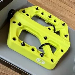 Crankbrothers Stamp 1 Small Pedale / Plattformpedale Citron / Yellow -Fox-Laden IMG 9366 ee38a497 18f1 4e66 b4e6 439e05bf9bfe