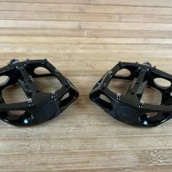 DMR V8 Pedale / Plattformpedale Schwarz -Fox-Laden IMG 9371 c1746dde f445 48d3 92b9 791cba56367a