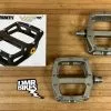 DMR V12 Pedale / Plattformpedale Magnesium Grey