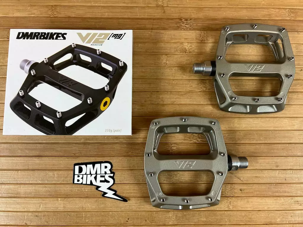 DMR V12 Pedale / Plattformpedale Magnesium Grey 1 DMR V12 Pedale / Plattformpedale Magnesium Grey