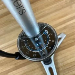 Crankbrothers Sterling Standpumpe / Pumpe -Fox-Laden IMG 9398