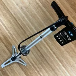 Crankbrothers Sterling Standpumpe / Pumpe -Fox-Laden IMG 9399