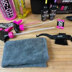 Muc-Off Muc Off Ultimate E-Bike Kit (Tool Box) Reiniger Set -Fox-Laden IMG 9542