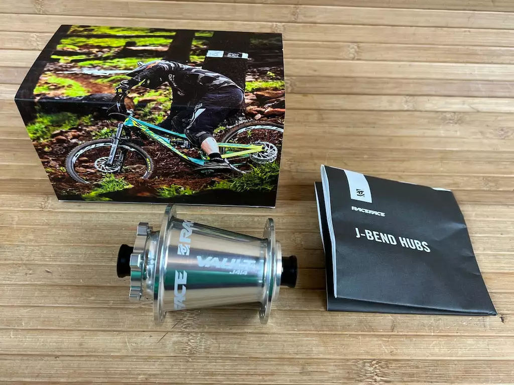 Race Face Vault VR Nabe Boost 110x15 32 Loch Silber 1 Race Face Vault VR Nabe Boost 110x15 32 Loch Silber