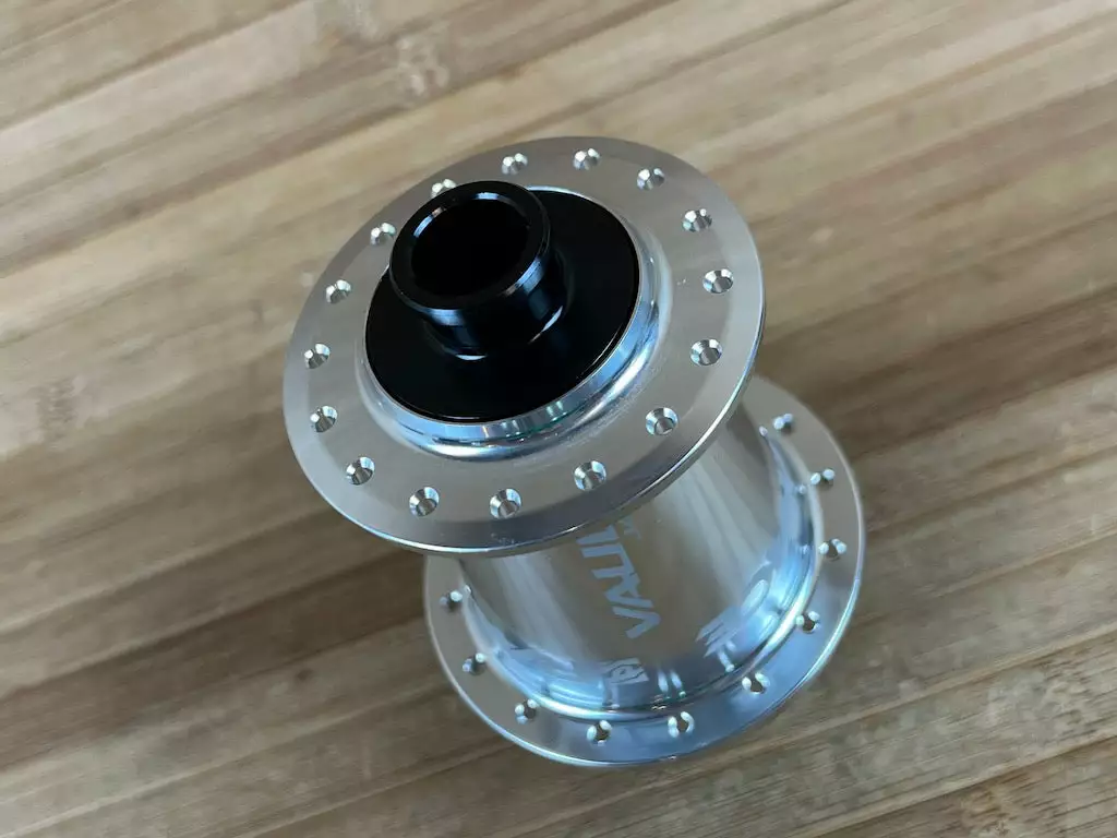 Race Face Vault VR Nabe Boost 110x15 32 Loch Silber 5 Race Face Vault VR Nabe Boost 110x15 32 Loch Silber – Bild 5