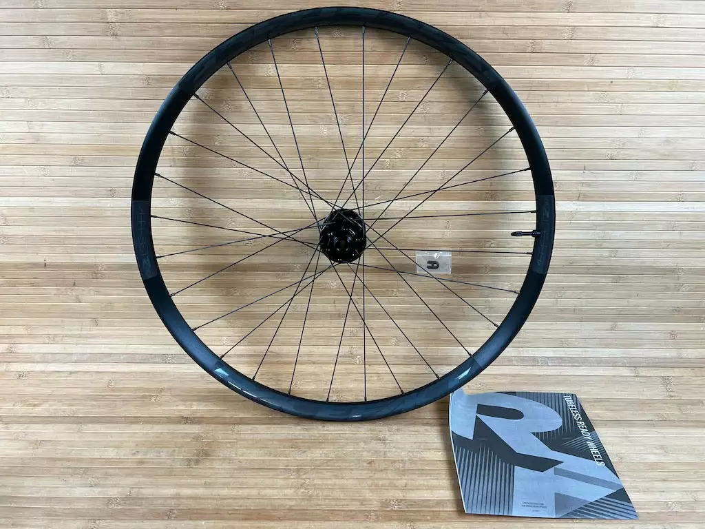 Race Face Aeffect R 30 Vorderrad VR 27,5" Boost Schwarz 1 Race Face Aeffect R 30 Vorderrad VR 27,5" Boost Schwarz