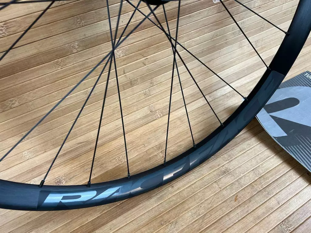 Race Face Aeffect R 30 Vorderrad VR 27,5" Boost Schwarz 3 Race Face Aeffect R 30 Vorderrad VR 27,5" Boost Schwarz – Bild 3