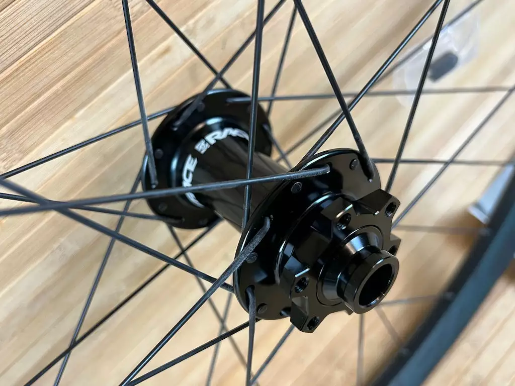 Race Face Aeffect R 30 Vorderrad VR 27,5" Boost Schwarz 7 Race Face Aeffect R 30 Vorderrad VR 27,5" Boost Schwarz – Bild 7