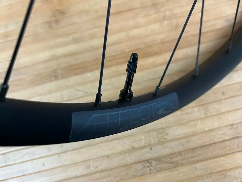 Race Face Aeffect R 30 Vorderrad VR 27,5" Boost Schwarz 5 Race Face Aeffect R 30 Vorderrad VR 27,5" Boost Schwarz – Bild 5