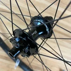 Race Face Aeffect R 30 Hinterrad HR 29" Boost Schwarz Microspline -Fox-Laden IMG 9693 85866797 25b7 4865 bc7f 3610e7bbffc5