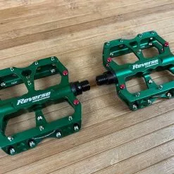 Reverse Components Escape Plattformpedale / Pedale Dunkelgrün -Fox-Laden IMG 9989 48f7b928 e4f9 4876 9101 51b3d083a7c7