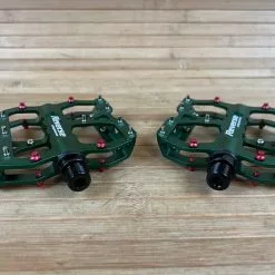 Reverse Components Escape Plattformpedale / Pedale Dunkelgrün -Fox-Laden IMG 9990 ed5555fc 1446 43b3 a037 4a6a1dea7ba9