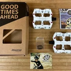 Reverse Components Escape Plattformpedale / Pedale Weiß