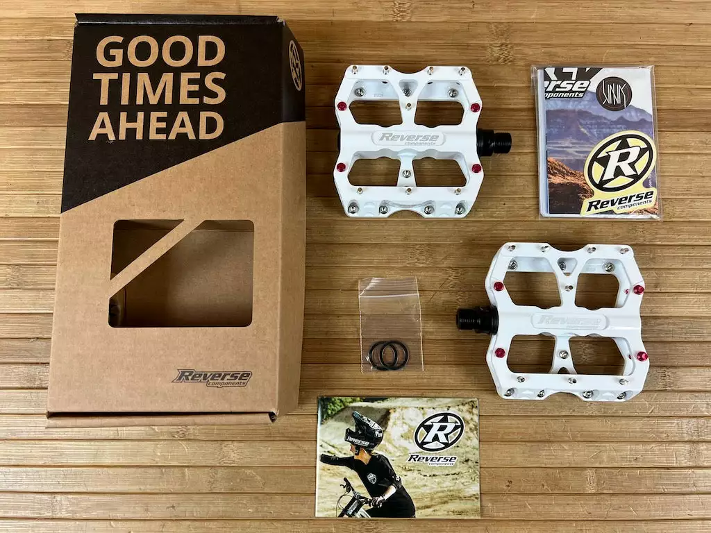 Reverse Components Escape Plattformpedale / Pedale Weiß 1 Reverse Components Escape Plattformpedale / Pedale Weiß